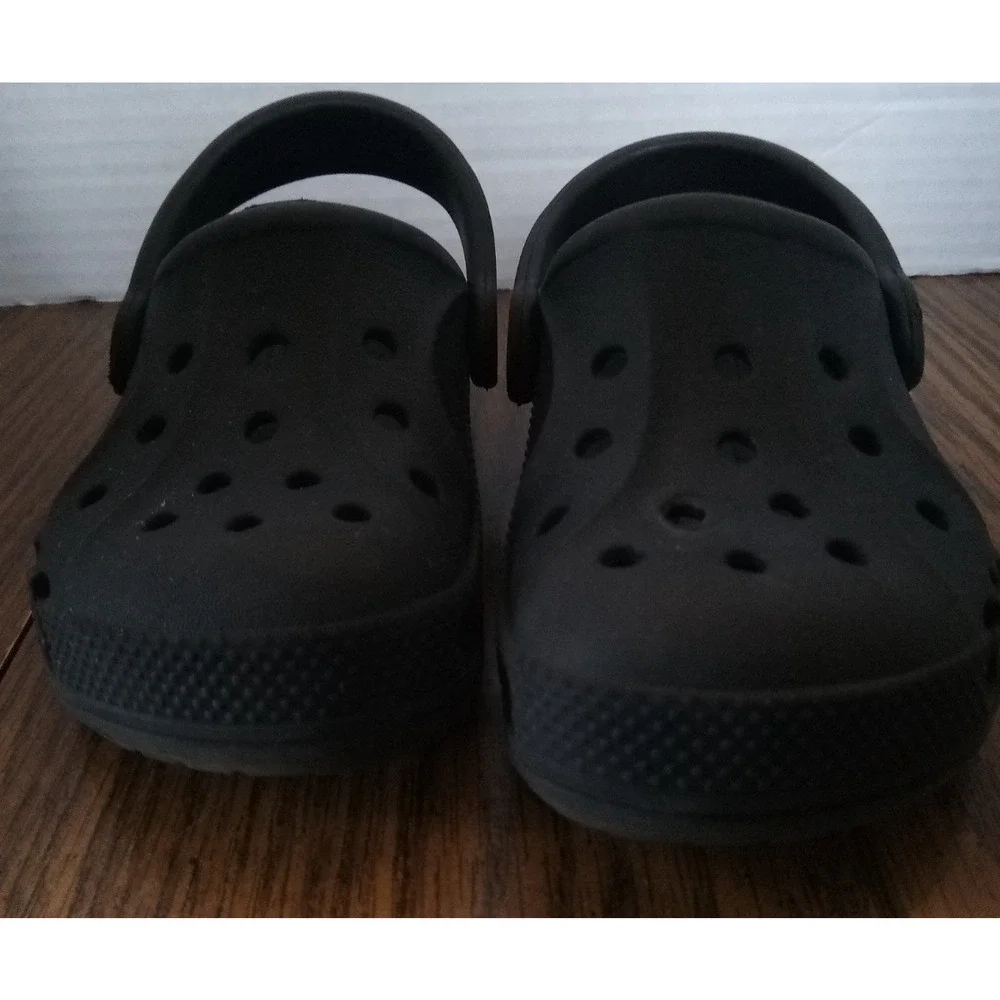 Crocs Childrens Size 8 Black Shoes